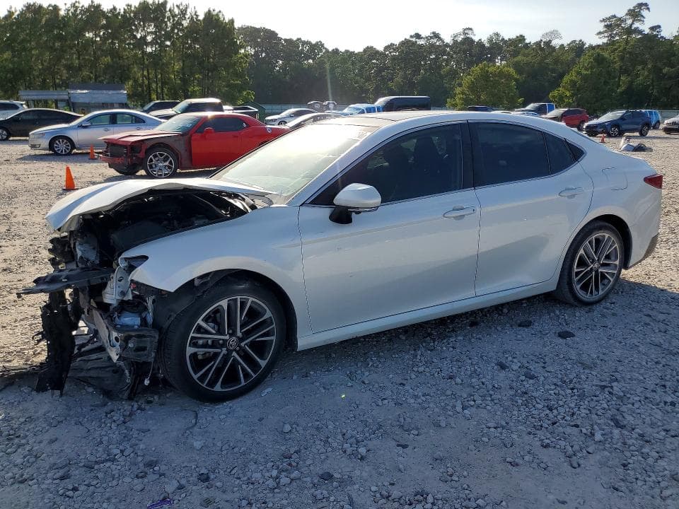 2025 TOYOTA CAMRY XLE - 1