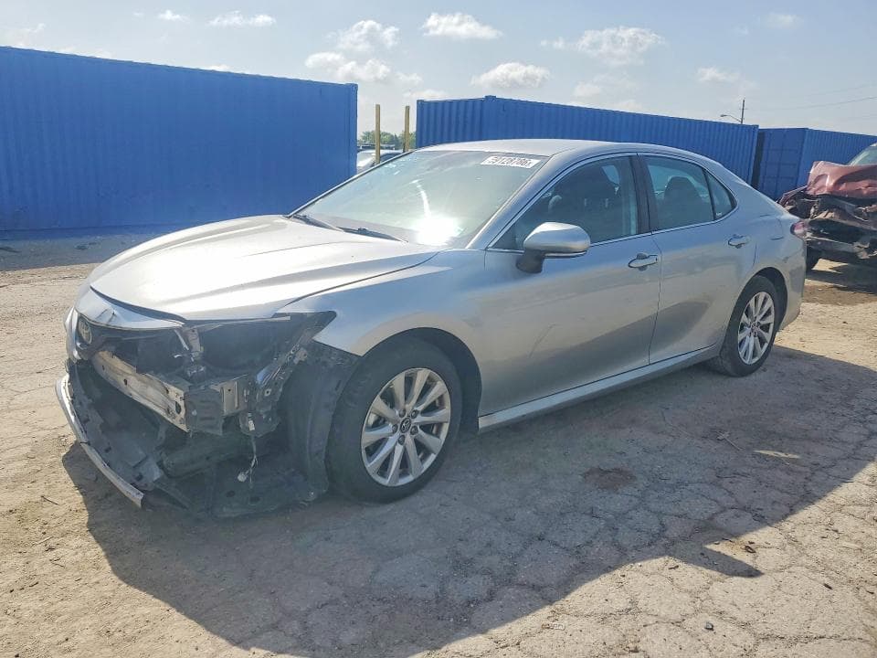 2019 TOYOTA CAMRY LE - 1
