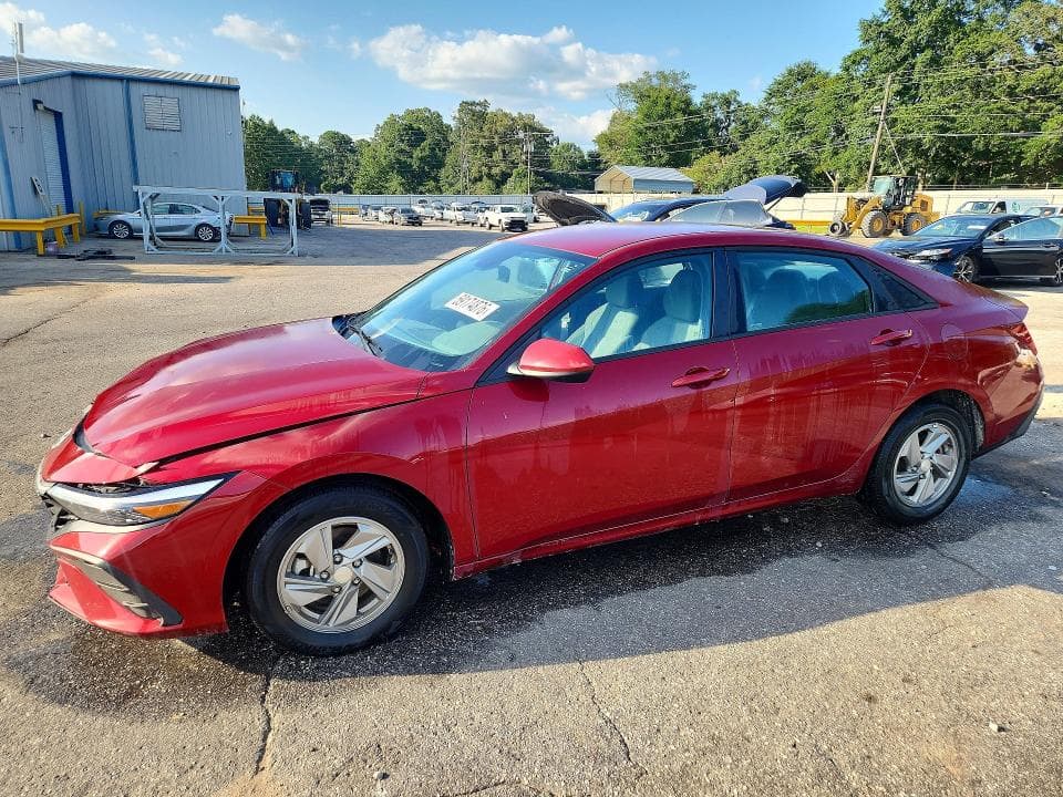 2024 HYUNDAI ELANTRA SE - 1