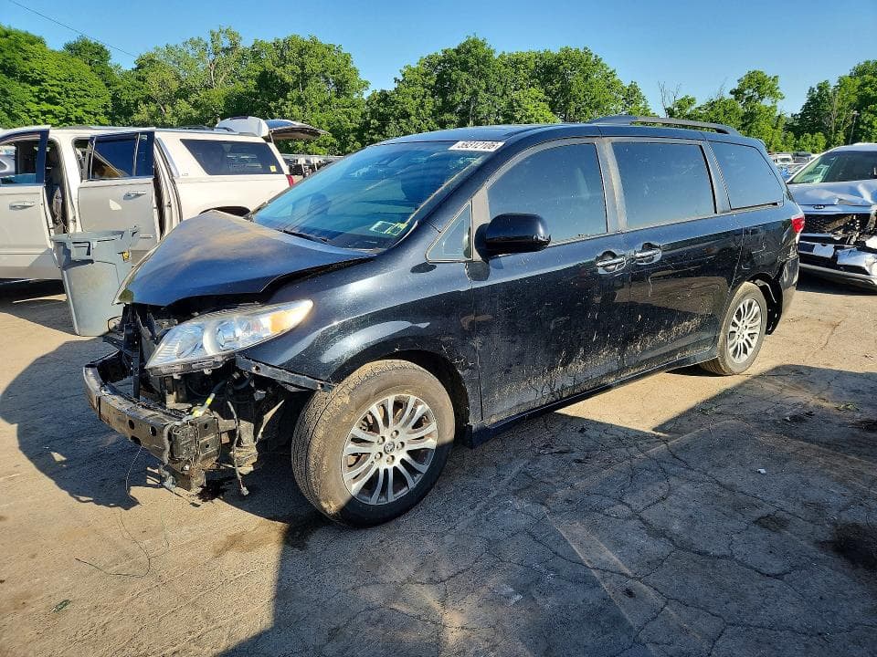 2020 TOYOTA SIENNA XLE 8-PASSENGER - 1