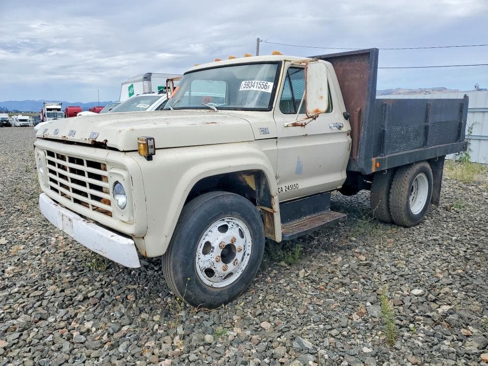 1973 FORD F500 - UTILITY / SERVICE TRUCK