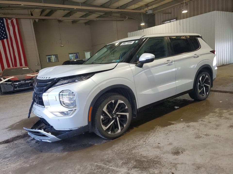 2023 MITSUBISHI OUTLANDER SE - 1
