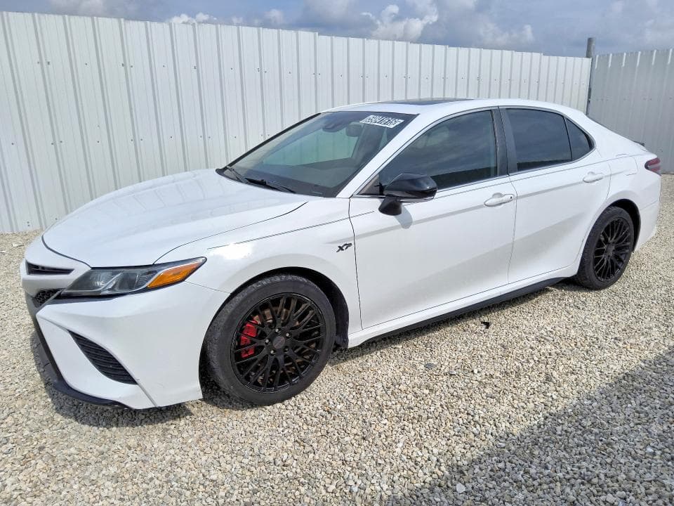 2020 TOYOTA CAMRY SE - 1
