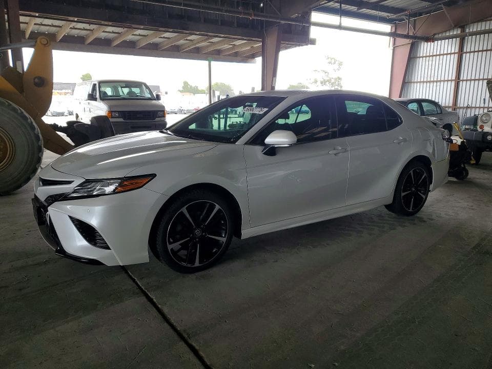 2018 TOYOTA CAMRY XSE - 1