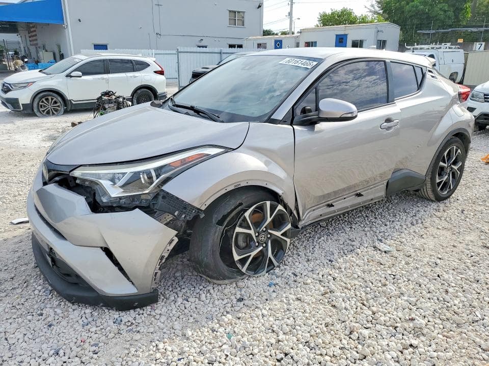 2019 TOYOTA C-HR XLE - 1