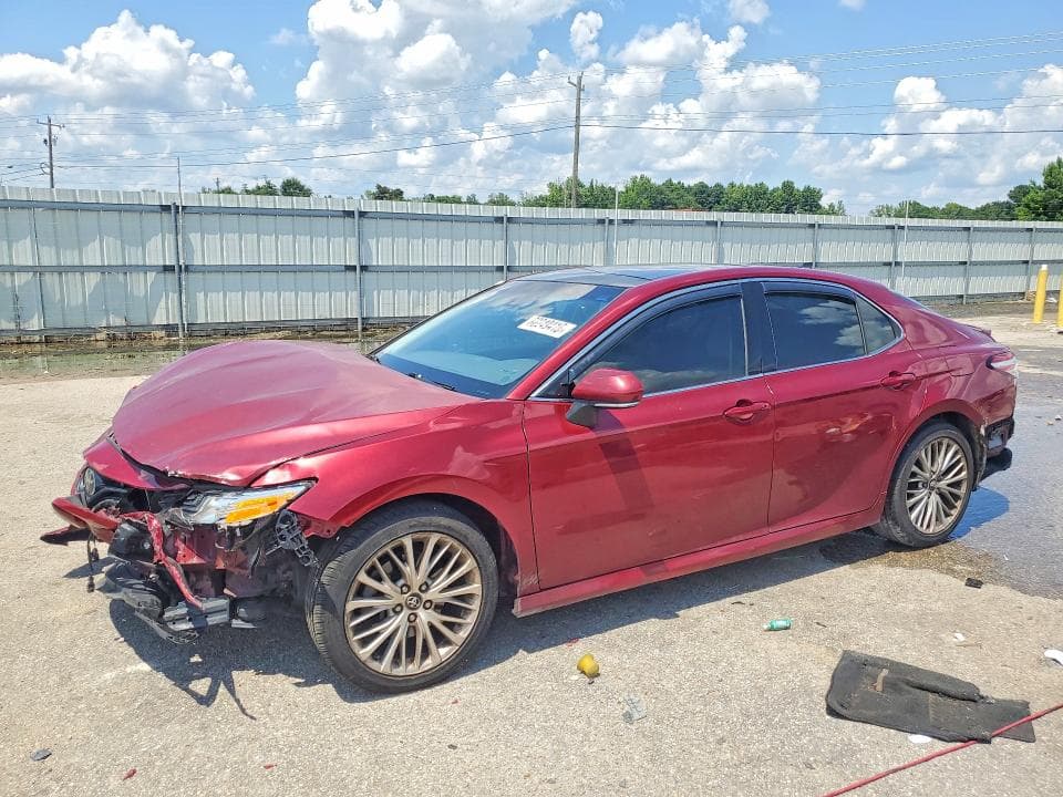2018 TOYOTA CAMRY XLE - 1
