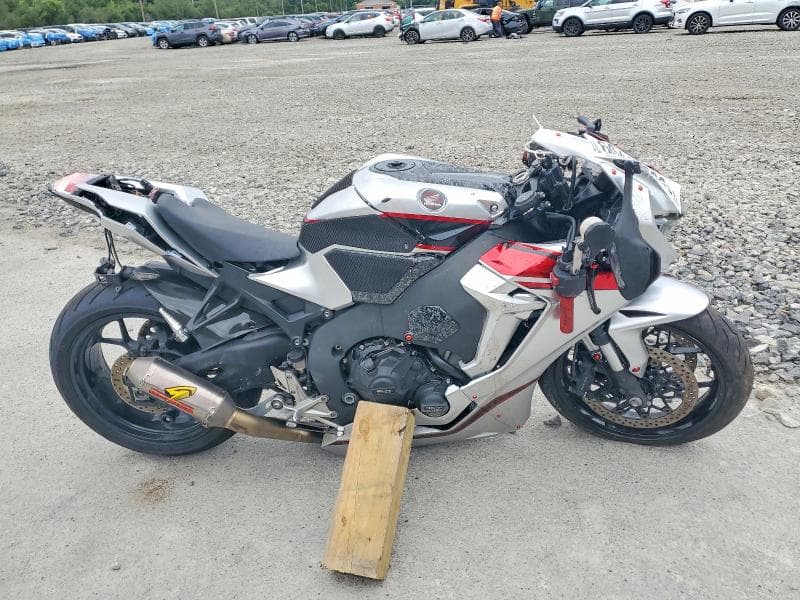 2017 HONDA CBR1000 RR - 1