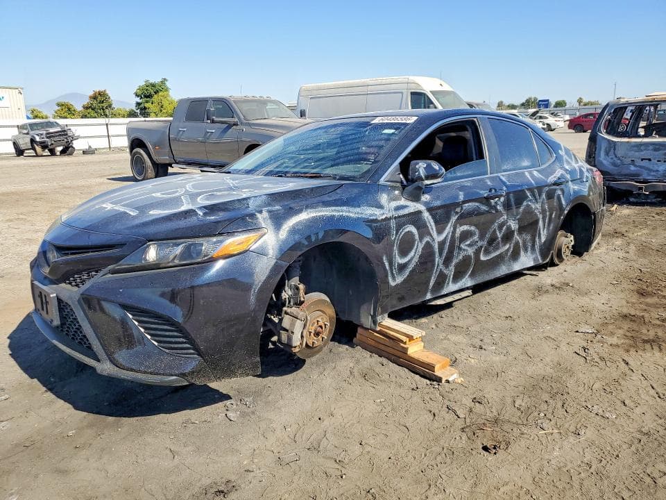 2018 TOYOTA CAMRY SE - 1