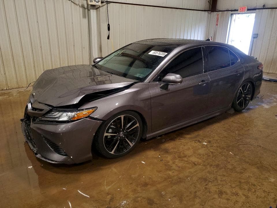 2018 TOYOTA CAMRY XSE - 1