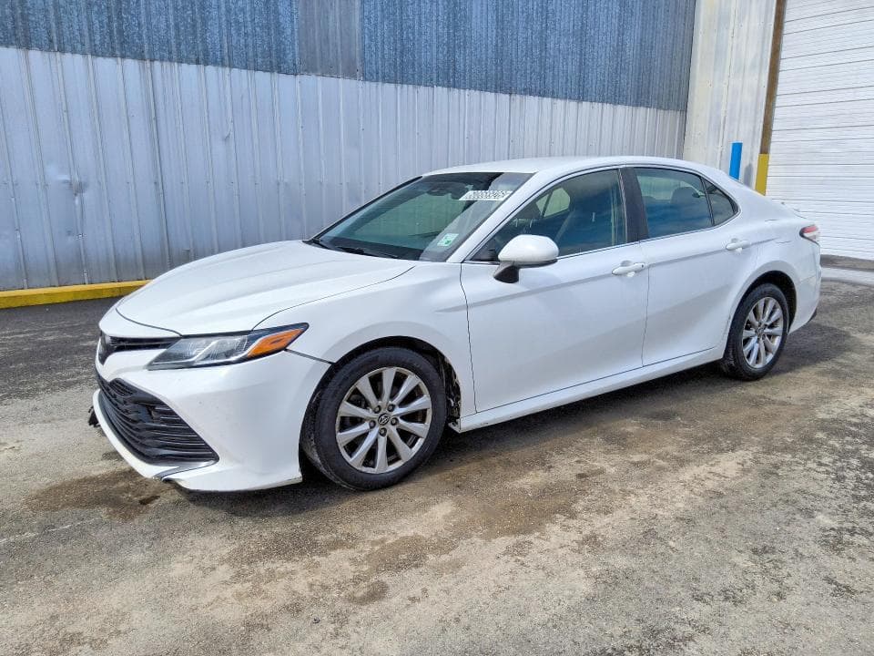 2018 TOYOTA CAMRY LE - 1