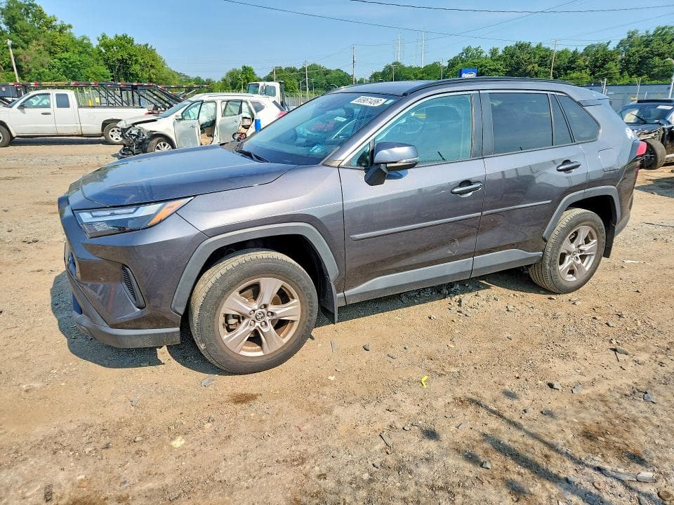 2022 TOYOTA RAV4 XLE - 1