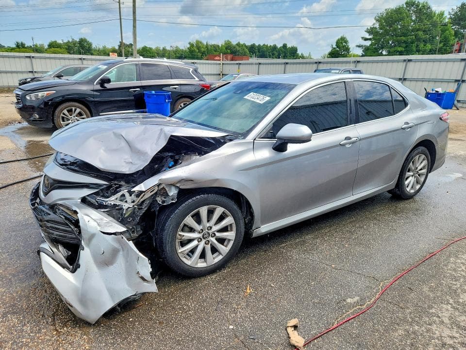 2018 TOYOTA CAMRY LE LE - 1