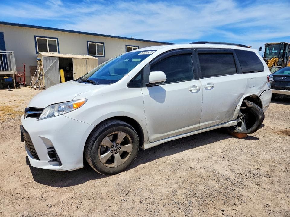 2020 TOYOTA SIENNA LE - 1