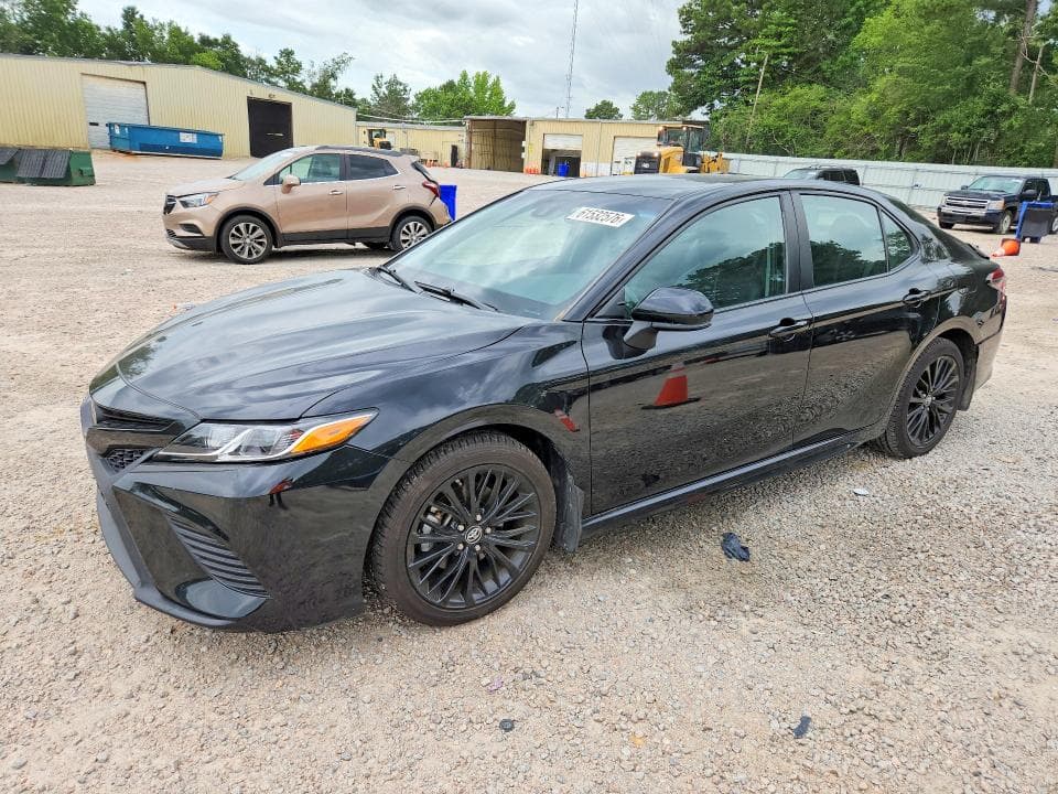 2019 TOYOTA CAMRY SE - 1