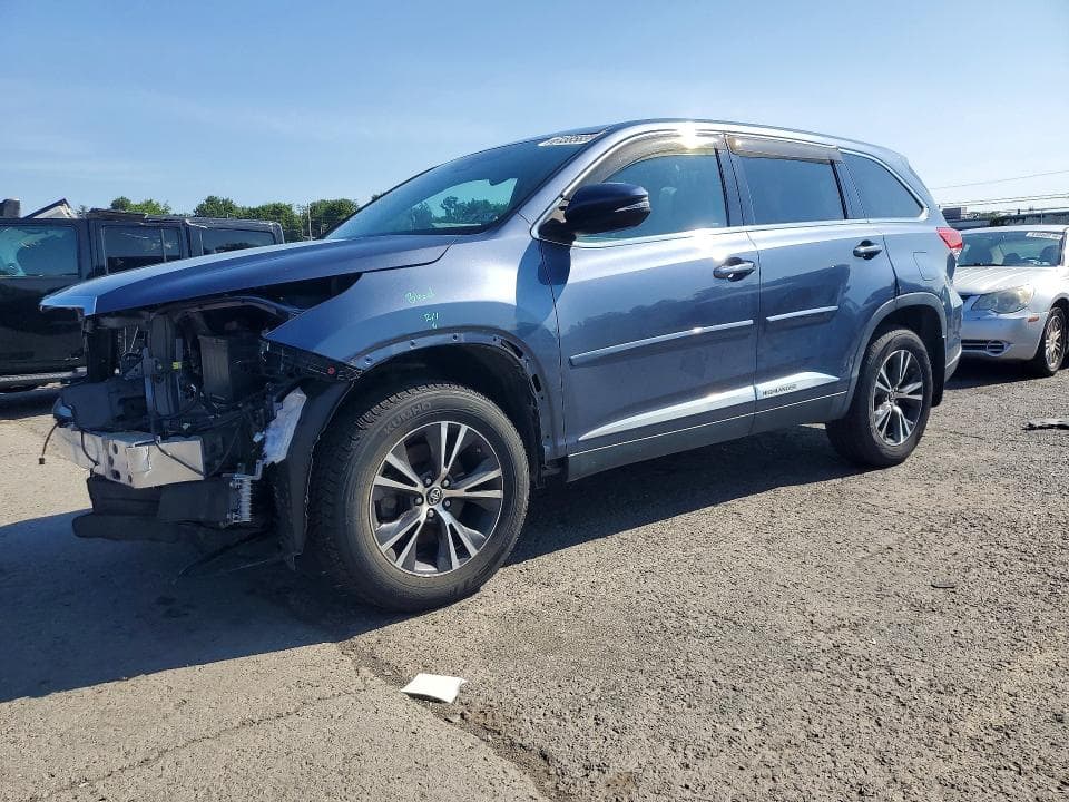 2019 TOYOTA HIGHLANDER LE - 1