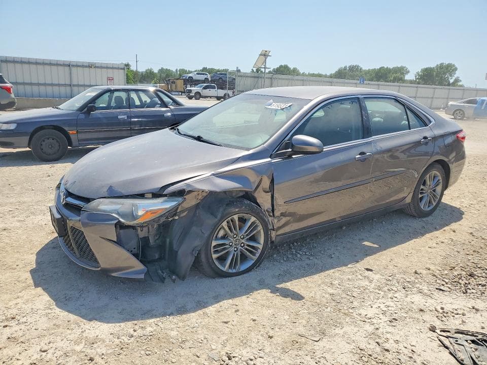 2017 TOYOTA CAMRY SE - 1