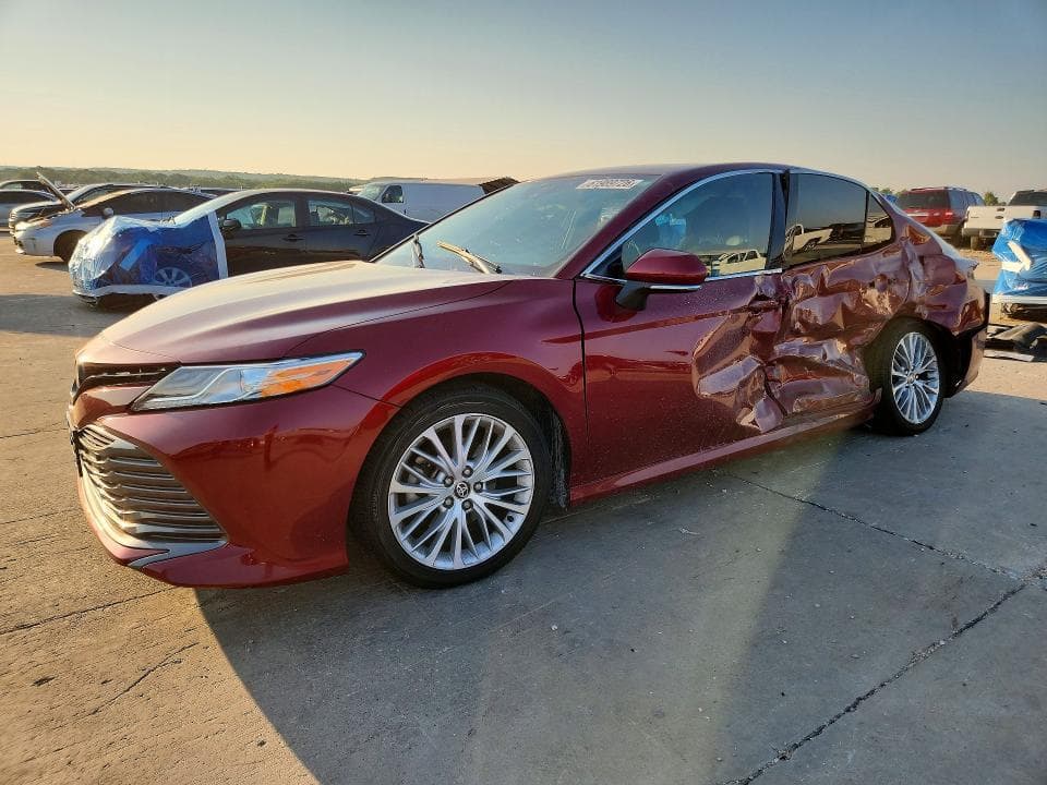2020 TOYOTA CAMRY XLE - 1