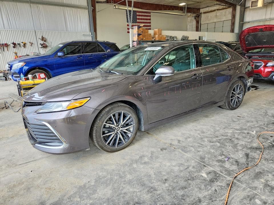 2023 TOYOTA CAMRY XLE - 1
