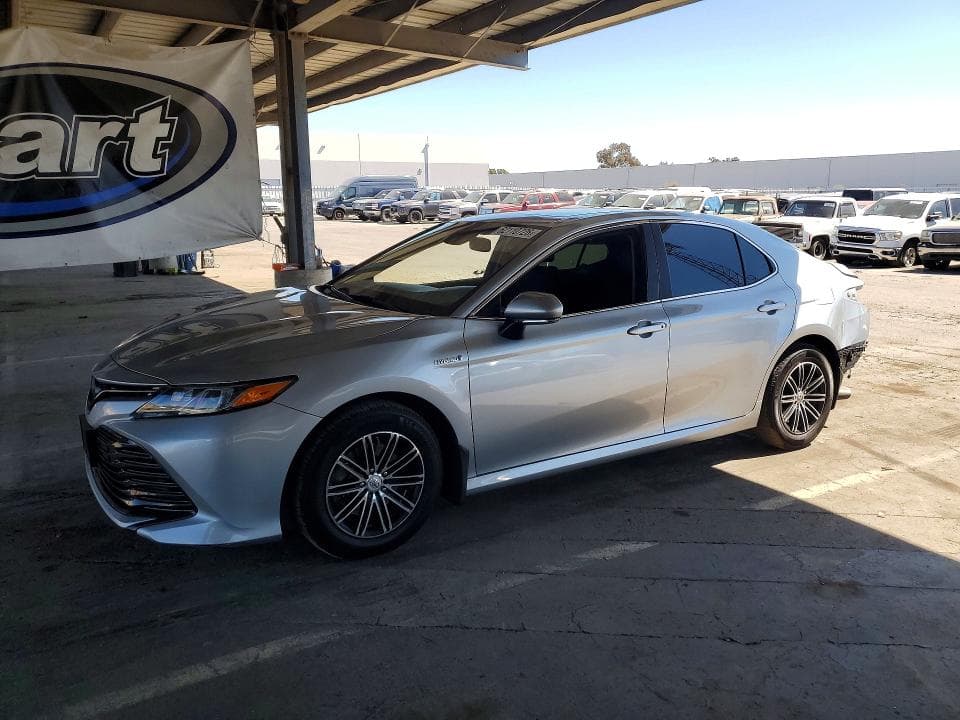2018 TOYOTA CAMRY LE