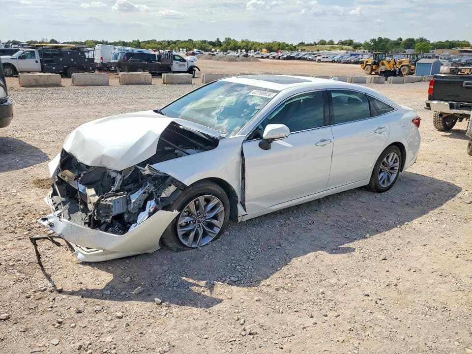 2020 TOYOTA AVALON XLE - 1