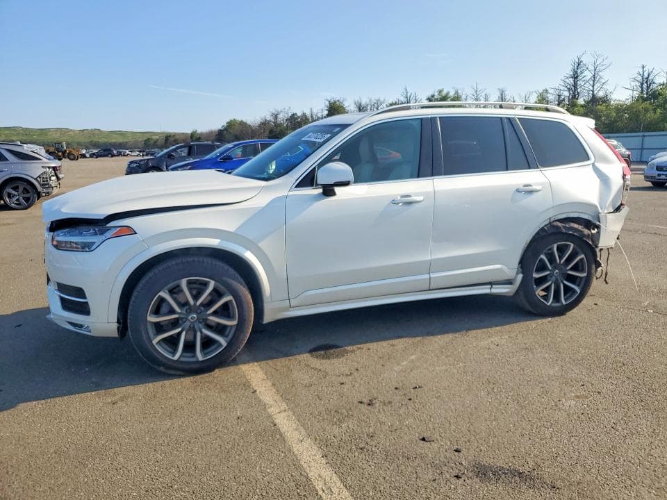 2019 VOLVO XC90 T6 MOMENTUM - 1
