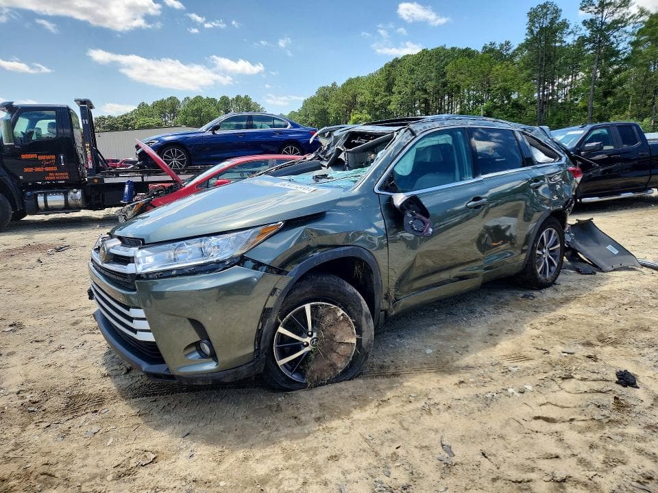 2017 TOYOTA HIGHLANDER XLE - 1