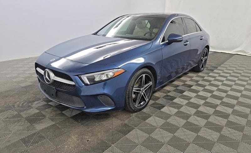2022 MERCEDES-BENZ A 220