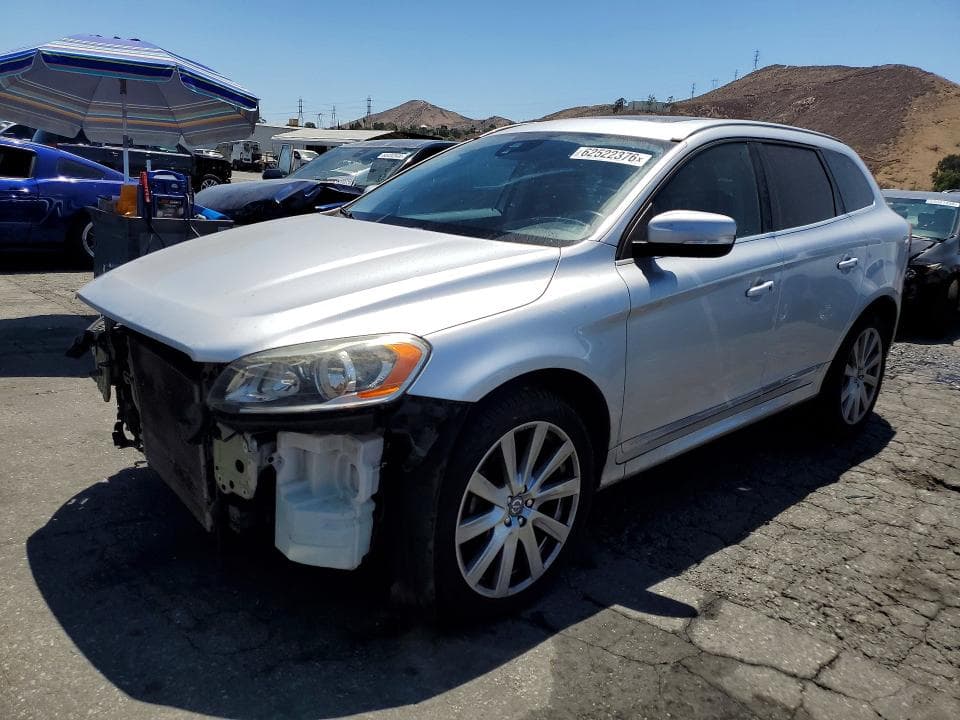 2017 VOLVO XC60 T5 INSCRIPTION - 1