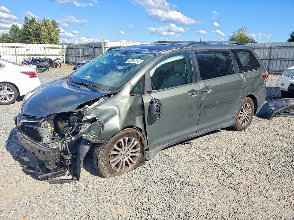 2018 TOYOTA SIENNA XLE 8-PASSENGER - 1