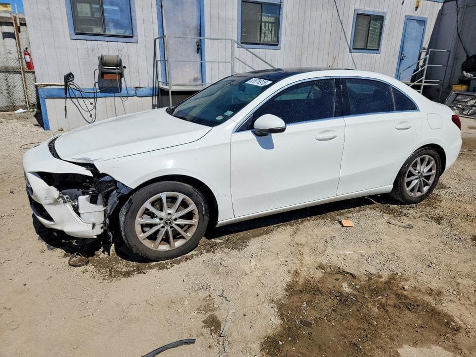 2019 MERCEDES-BENZ A 220 - 1
