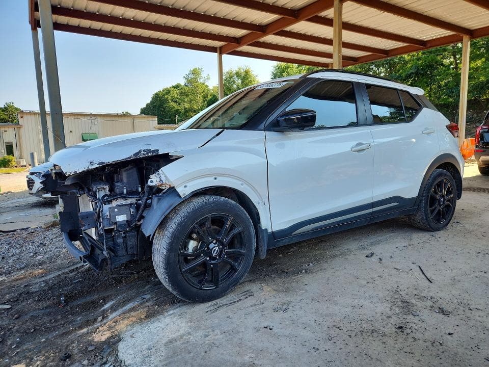2022 NISSAN KICKS SR - 1