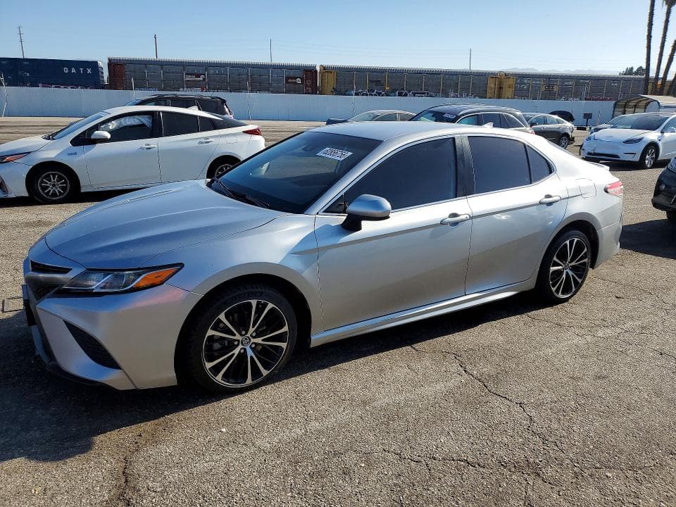2019 TOYOTA CAMRY SE - 1