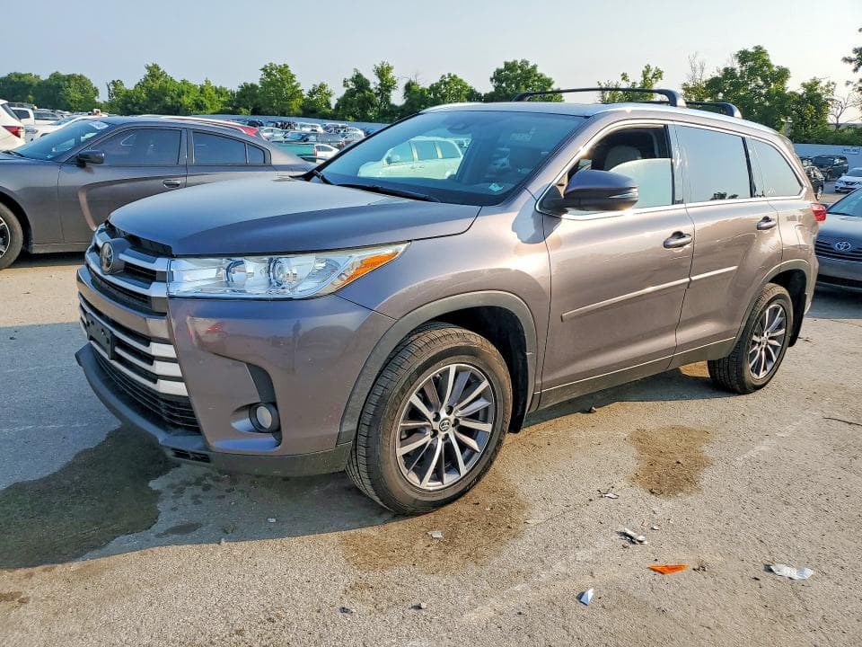 2019 TOYOTA HIGHLANDER XLE - 1