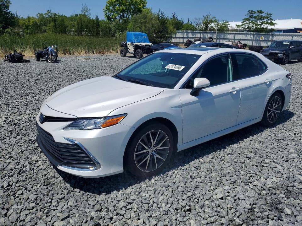 2024 TOYOTA CAMRY XLE - 1