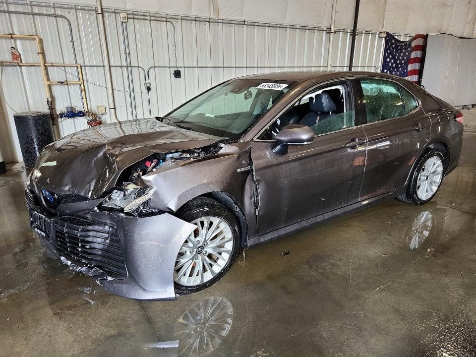 2019 TOYOTA CAMRY HYBRID XLE - 1
