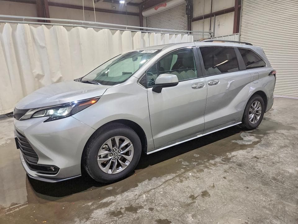 2025 TOYOTA SIENNA XLE 8-PASSENGER - 1