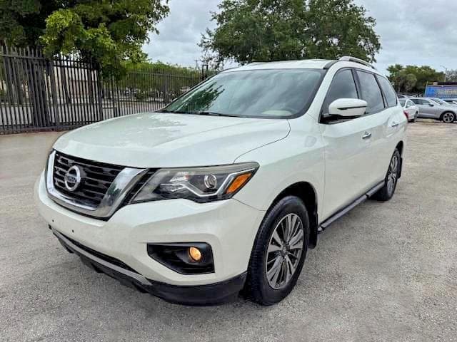 2017 NISSAN PATHFINDER SV - 1