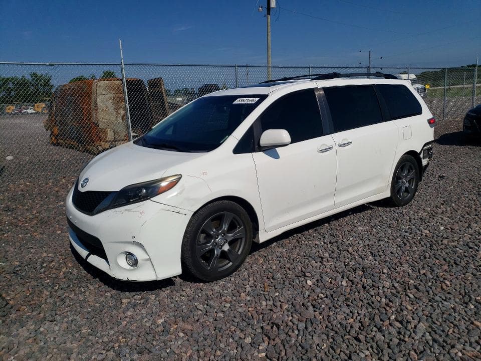 2017 TOYOTA SIENNA SE - 1