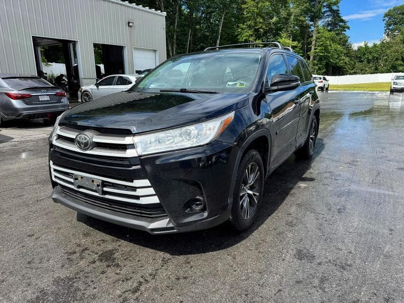 2018 TOYOTA HIGHLANDER LE - 1