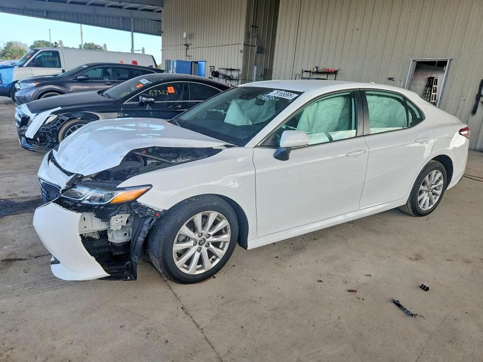 2020 TOYOTA CAMRY LE - 1