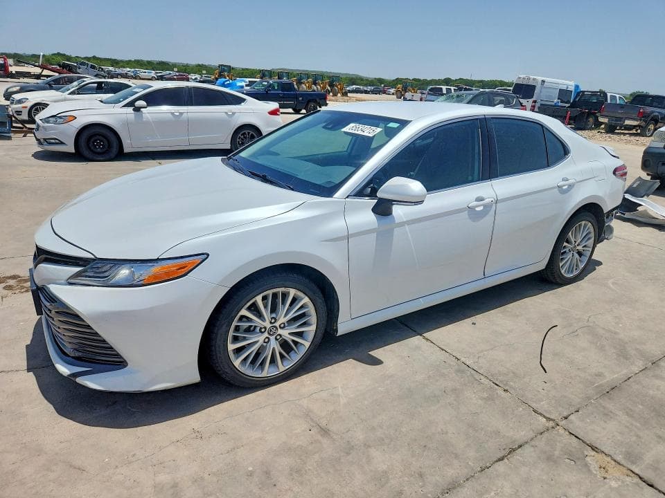 2019 TOYOTA CAMRY XLE XLE - 1