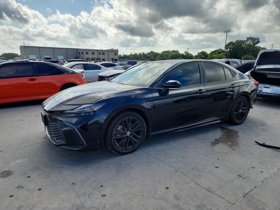 2025 TOYOTA CAMRY SE - 1