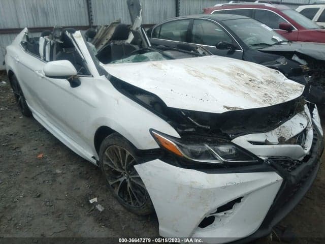 2019 TOYOTA CAMRY SE - 1