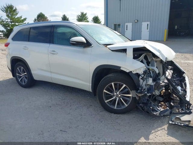 2018 TOYOTA HIGHLANDER XLE - 1