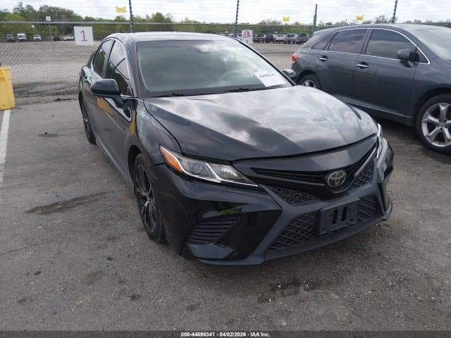 2018 TOYOTA CAMRY SE - 1