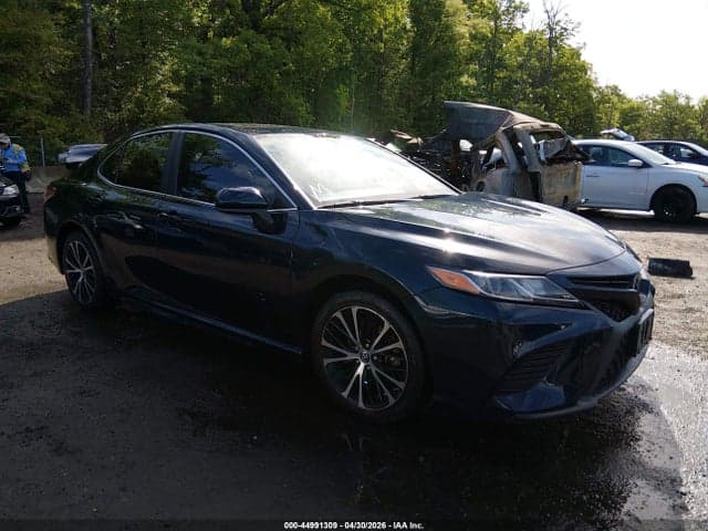 2019 TOYOTA CAMRY SE - 1