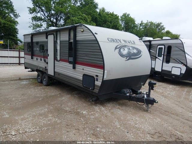 2018 FOREST RIVER GREY WOLF