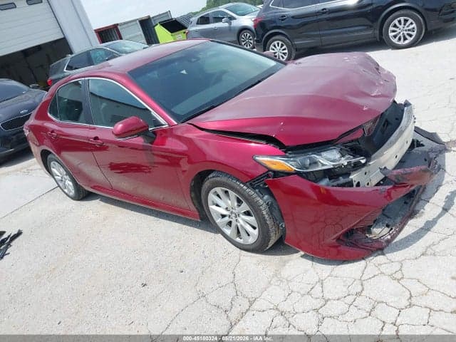2018 TOYOTA CAMRY LE - 1