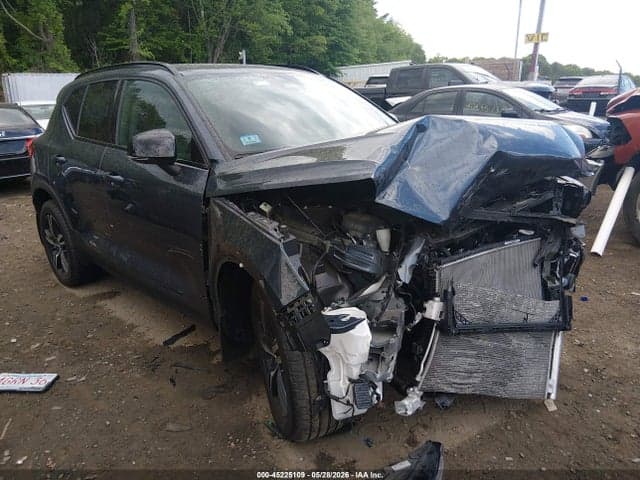 2026 VOLVO XC40 CORE, B5 AWD GAS (MILD HYBRID), DARK - 1