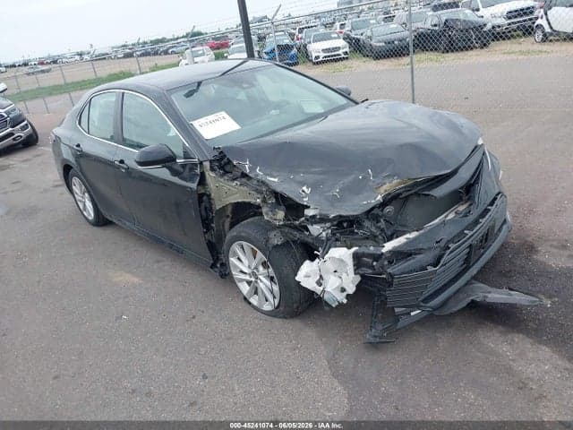 2022 TOYOTA CAMRY LE - 1